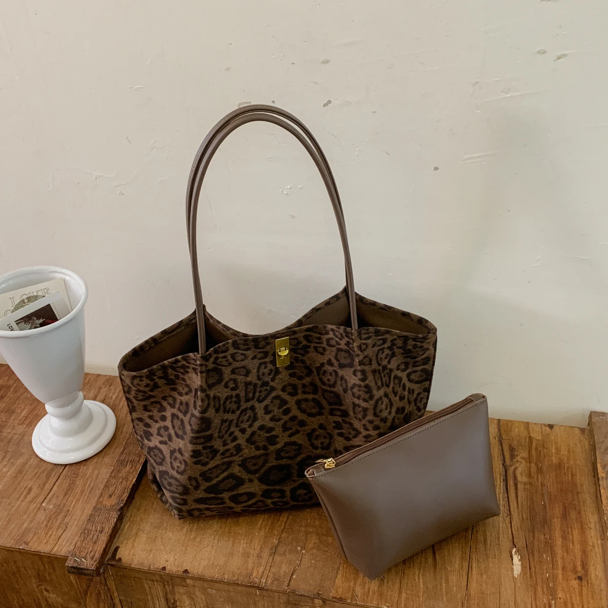 Luxury Bags Tote - Retro handtas van suède met luipaardprint