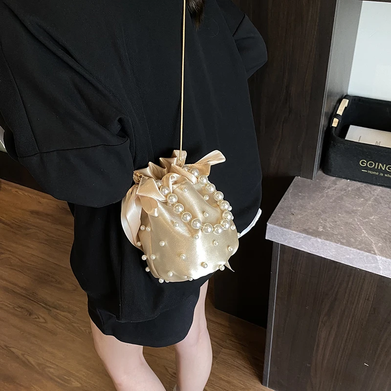 Modeontwerp met kralenversieri - Luxury Bags On Sales recensie en prijs